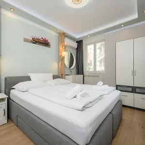 **** Aparthotel Palais Palffy Austria